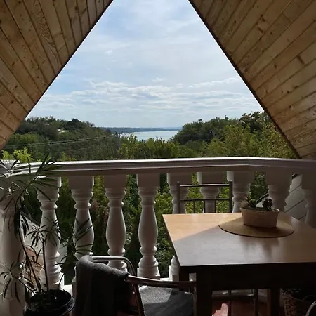 Szilvia Haz Balatonakarattya