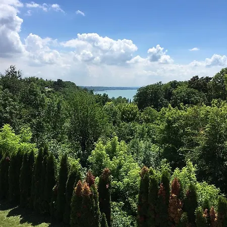 Szilvia Haz Balatonakarattya