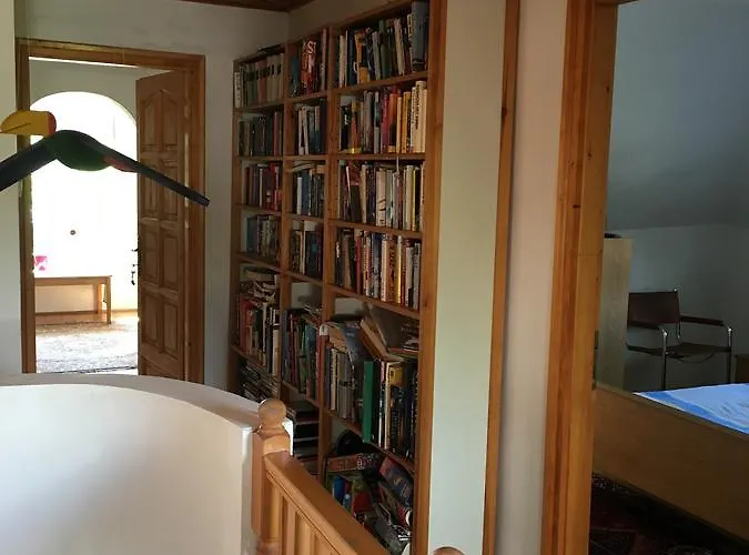 Szilvia Haz בלטונקראטיה